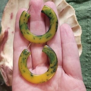 Vintage Marbled Yellow Green Colored Lucite Earrings TCJB1